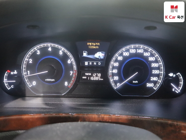 2010 - hyundai equus