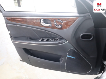 2010 - hyundai equus
