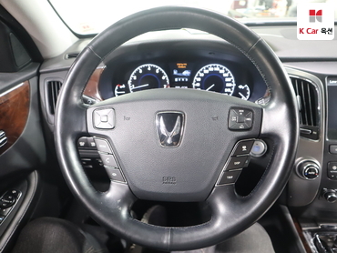 2010 - hyundai equus