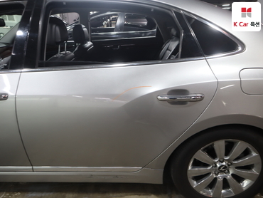 2010 - hyundai equus
