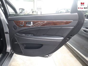 2010 - hyundai equus
