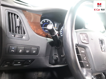 2010 - hyundai equus