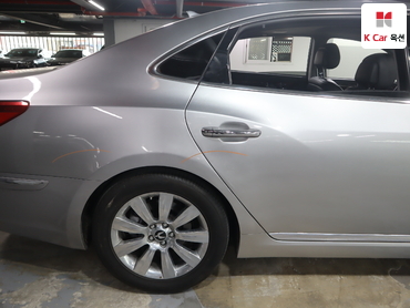 2010 - hyundai equus