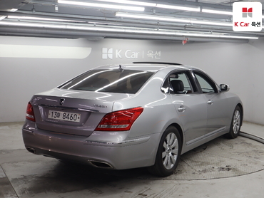 2010 - hyundai equus