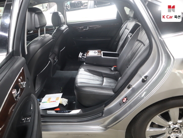 2010 - hyundai equus