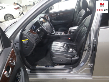 2010 - hyundai equus