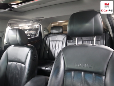 2010 - hyundai equus
