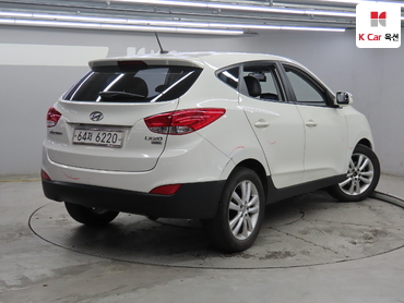 2011 - hyundai tucson