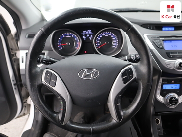 2012 - hyundai avante
