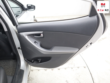 2015 - hyundai avante