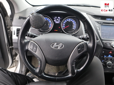 2015 - hyundai avante
