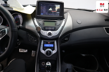 2012 - hyundai avante