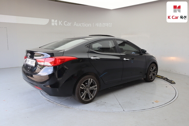 2012 - hyundai avante