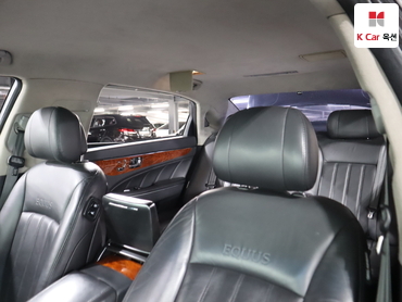 2011 - hyundai equus
