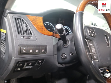 2011 - hyundai equus