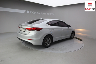 2018 - hyundai avante