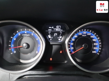 2011 - hyundai avante