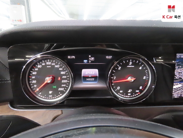 2017 - mercedes-benz e220d