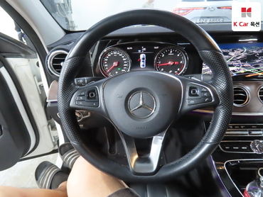 2017 - mercedes-benz e220d