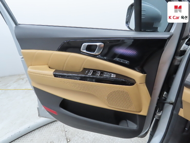 2023 - kia carnival