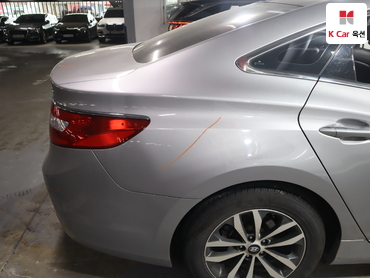 2011 - hyundai grandeur