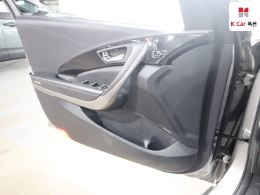 2011 - hyundai grandeur