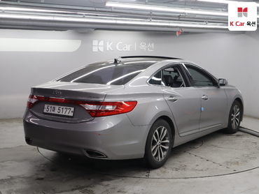 2011 - hyundai grandeur