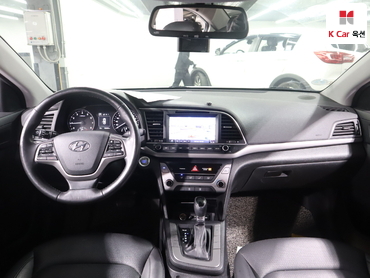 2018 - hyundai avante