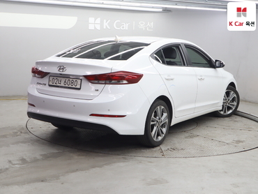 2018 - hyundai avante