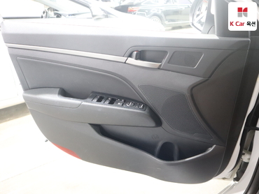 2018 - hyundai avante