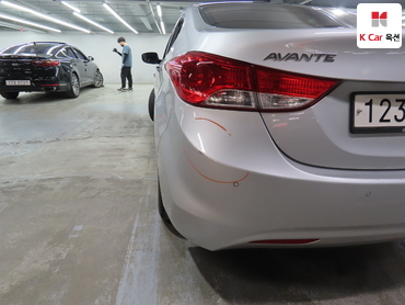 2011 - hyundai avante
