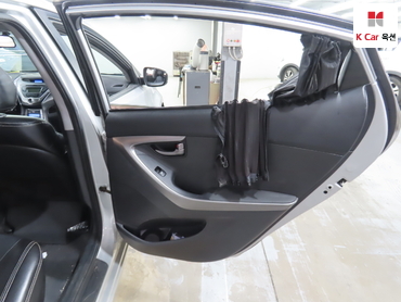 2011 - hyundai avante