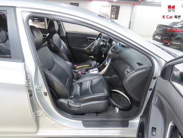 2011 - hyundai avante