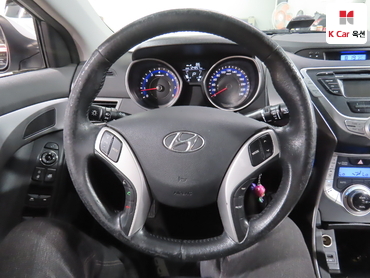 2011 - hyundai avante