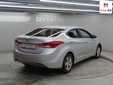 2011 - hyundai avante