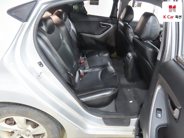 2011 - hyundai avante