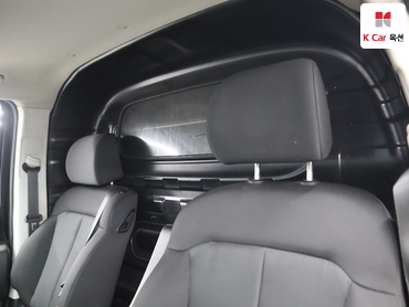 2023 - hyundai staria