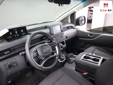 2023 - hyundai staria