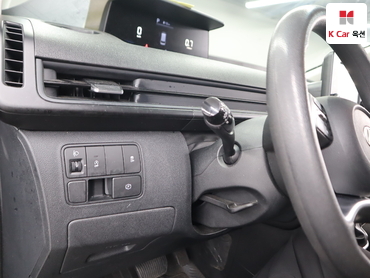 2023 - hyundai staria