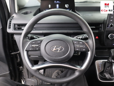 2023 - hyundai staria