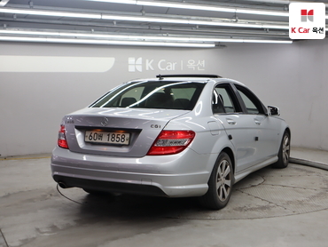 2011 - mercedes-benz c200