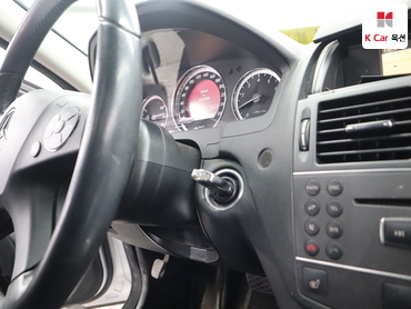 2011 - mercedes-benz c200