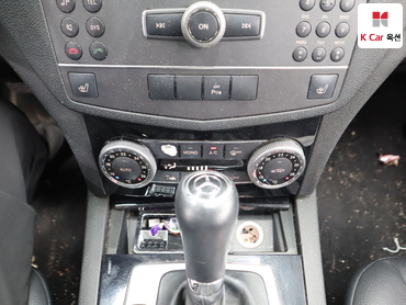 2011 - mercedes-benz c200