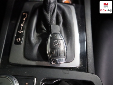 2011 - mercedes-benz c200