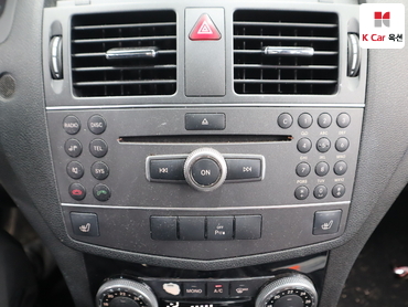 2011 - mercedes-benz c200