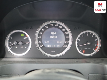 2011 - mercedes-benz c200