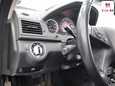 2011 - mercedes-benz c200