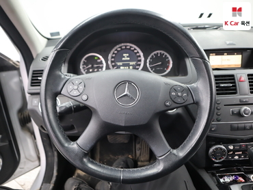 2011 - mercedes-benz c200
