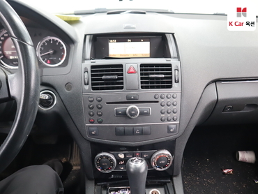 2011 - mercedes-benz c200