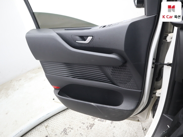2022 - hyundai staria